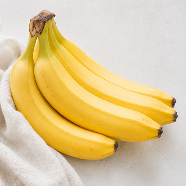 Banana and walnuts
